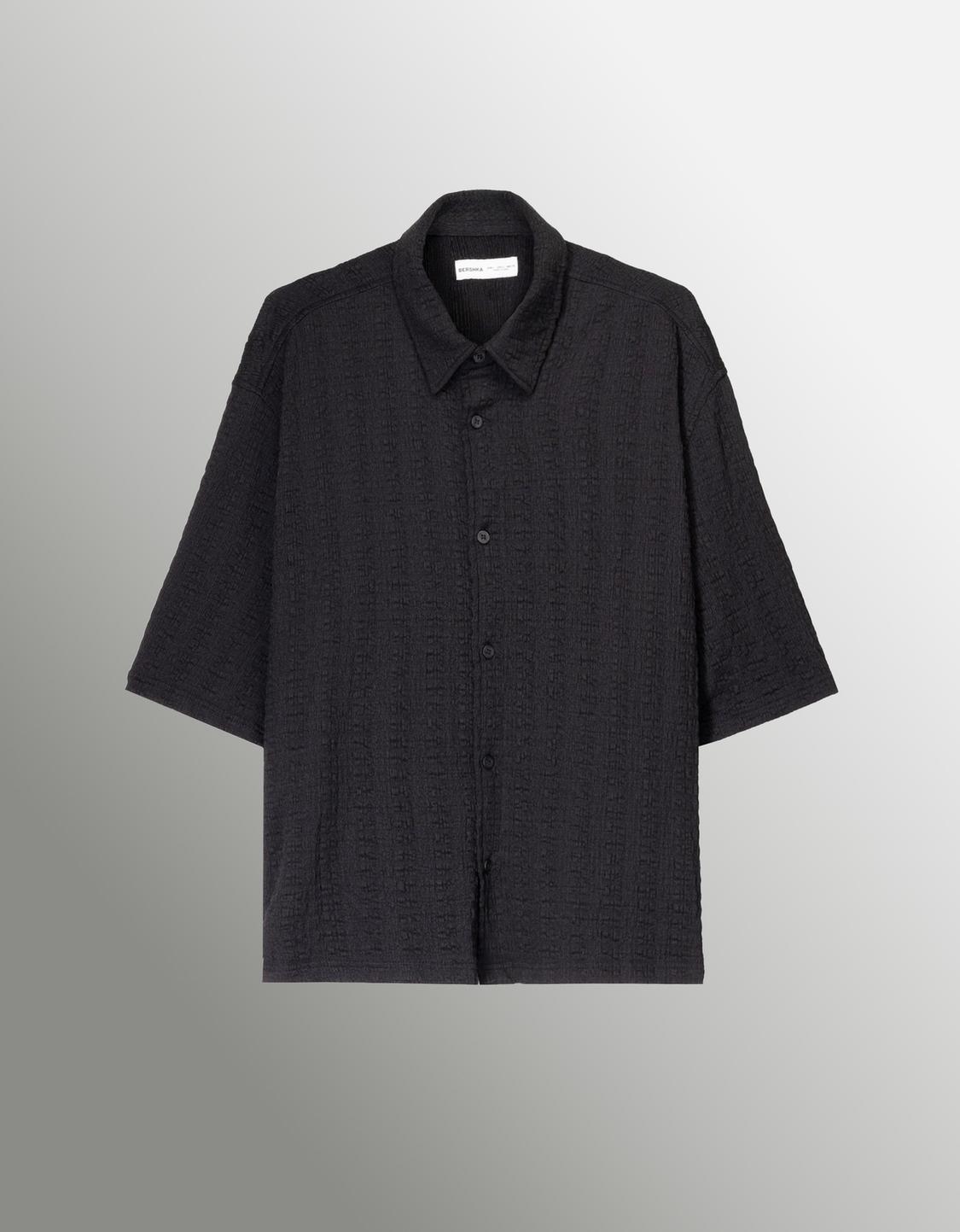 Textured boxy fit short sleeve shirt