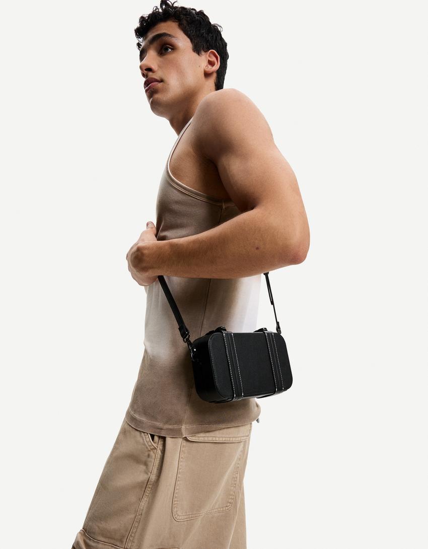 Bolso caja rígida pespuntes-Negro
