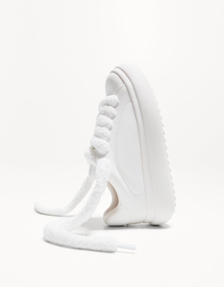 حذاء رياضي بنعل سميك-أبيض