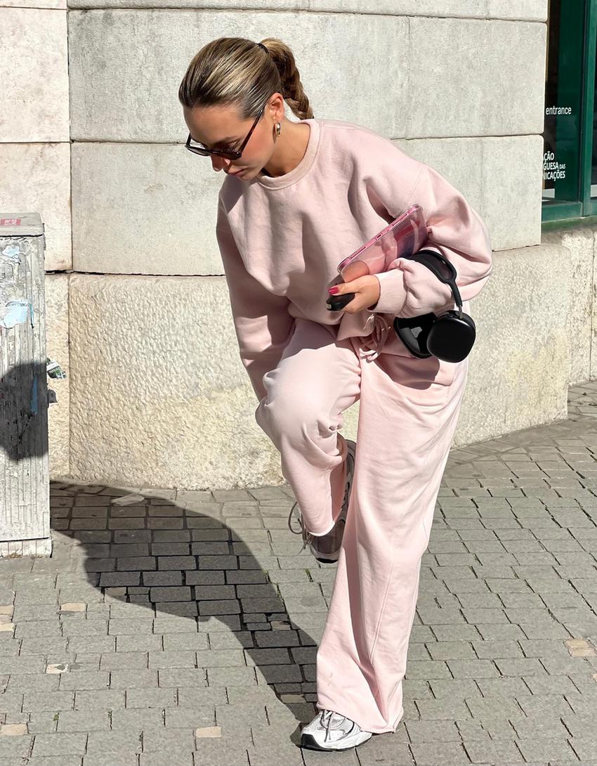 Spodnie z dzianiny dresowej z bocznymi szwami-Różowy-2