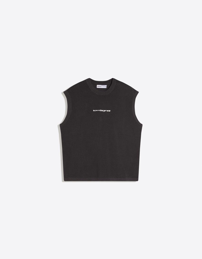 Embroidered sleeveless T-shirt-Black