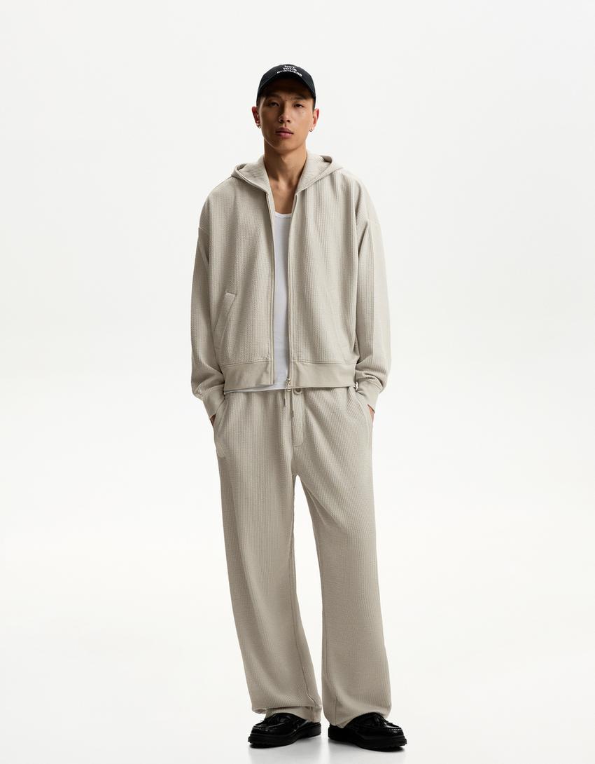 سروال بساق عريضة وملمس بارز-رمادي