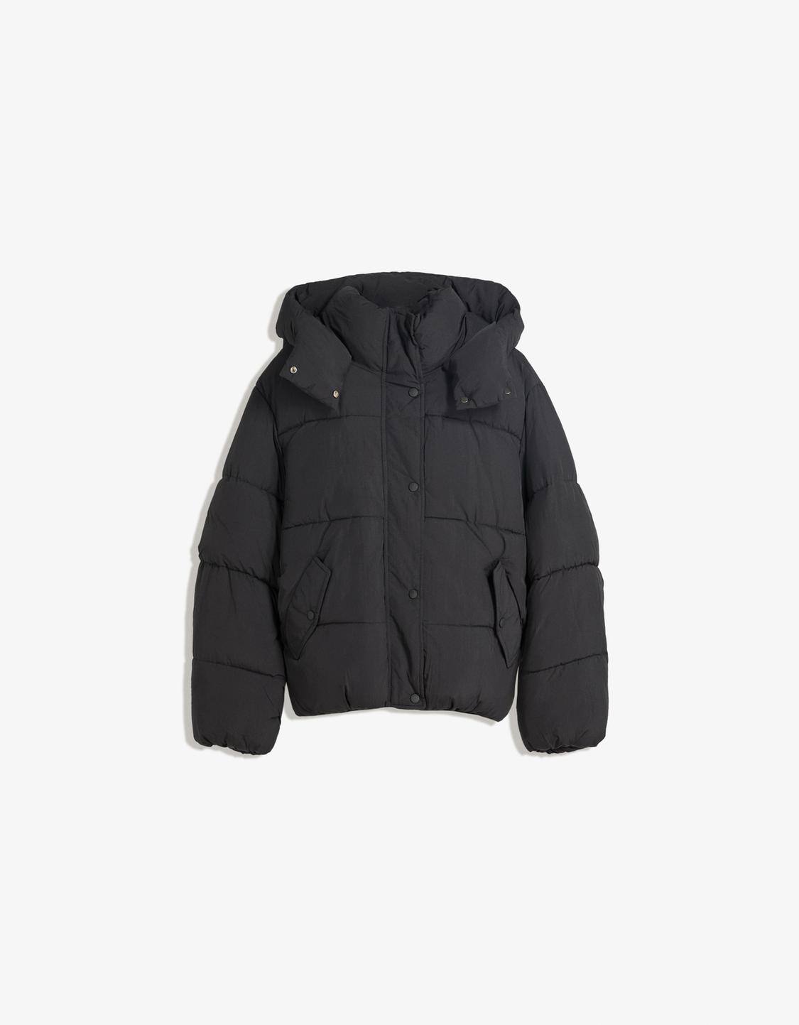 Puffer jacket with hood