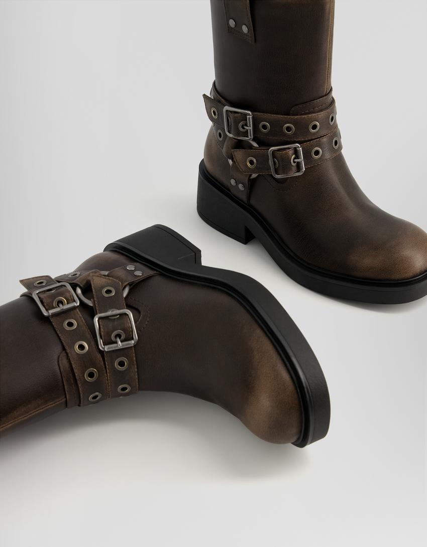 Biker ankle boots with buckle details - Women | Bershka