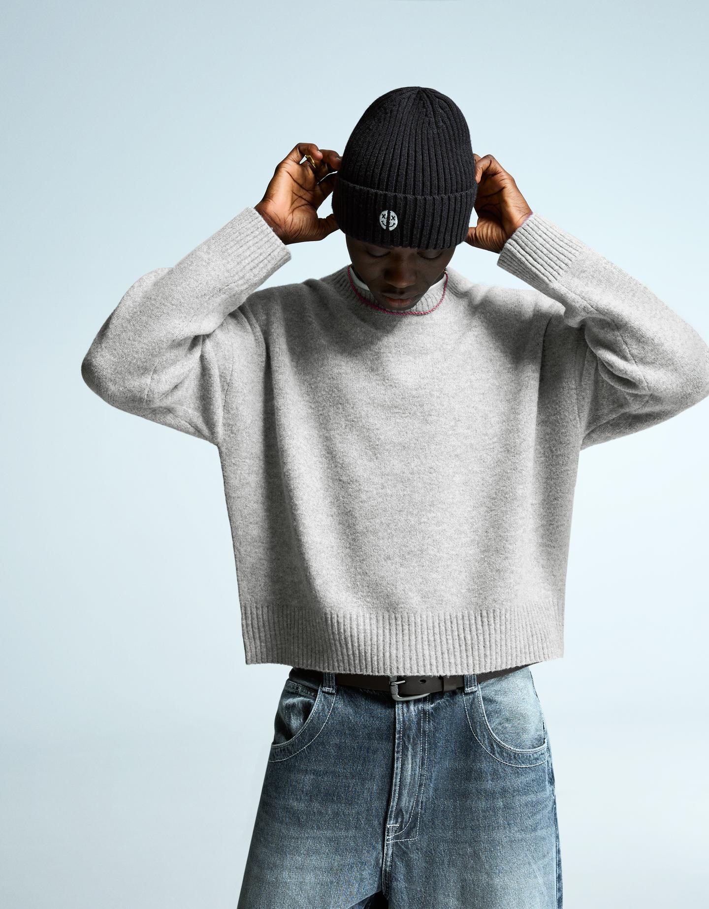 Bershka sweter o krótszym kroju szary