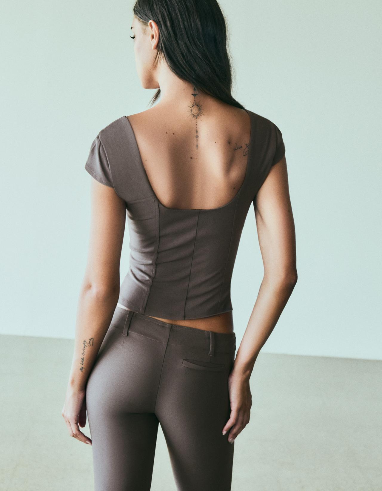 Short sleeve zip-up top — Brown