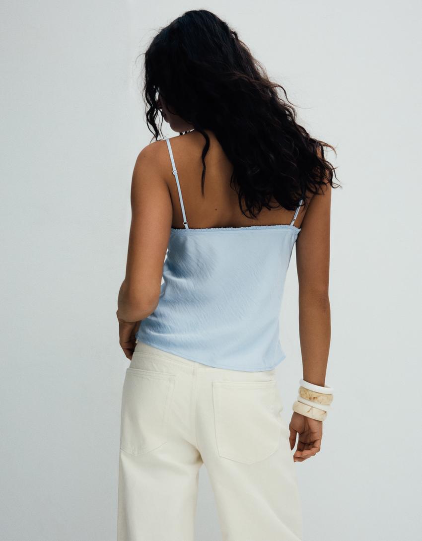 Satintop med blondekant-Lyseblå