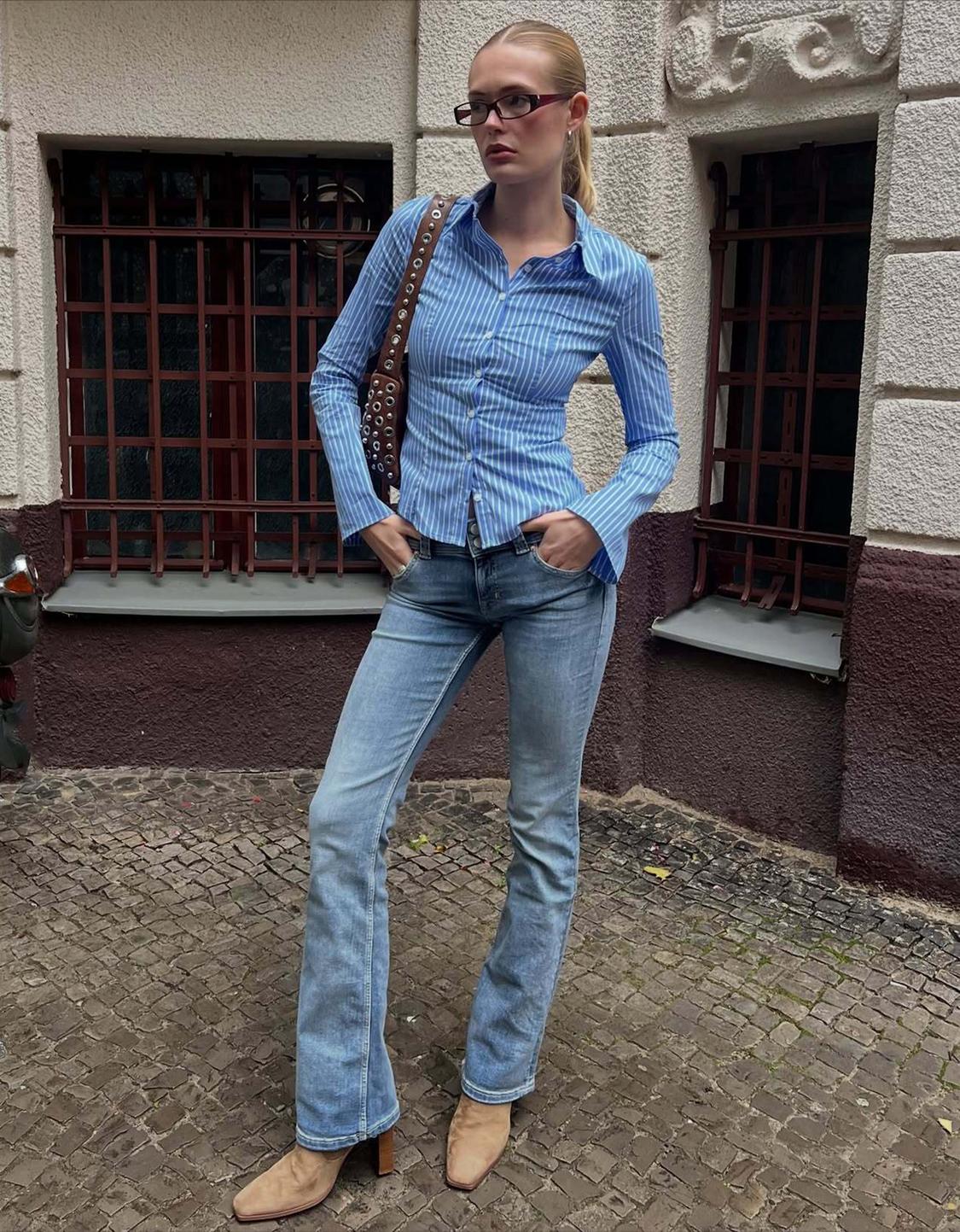 Boot-cut jeans with flaps