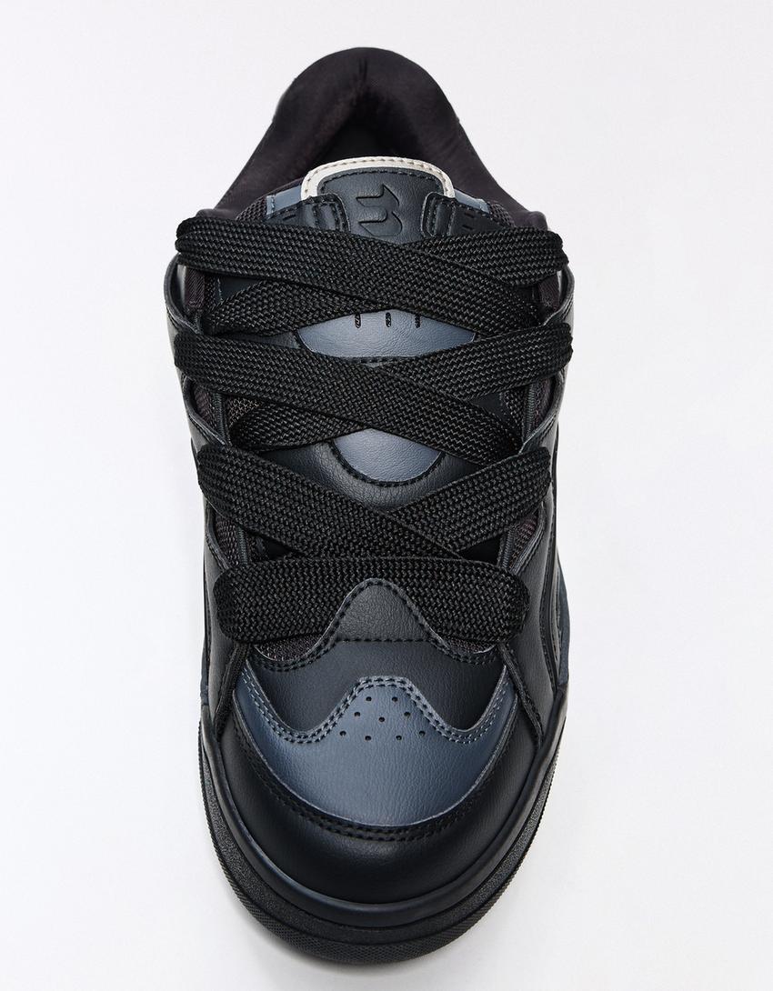 Skate-Sneaker mit dicker Sohle-Schwarz