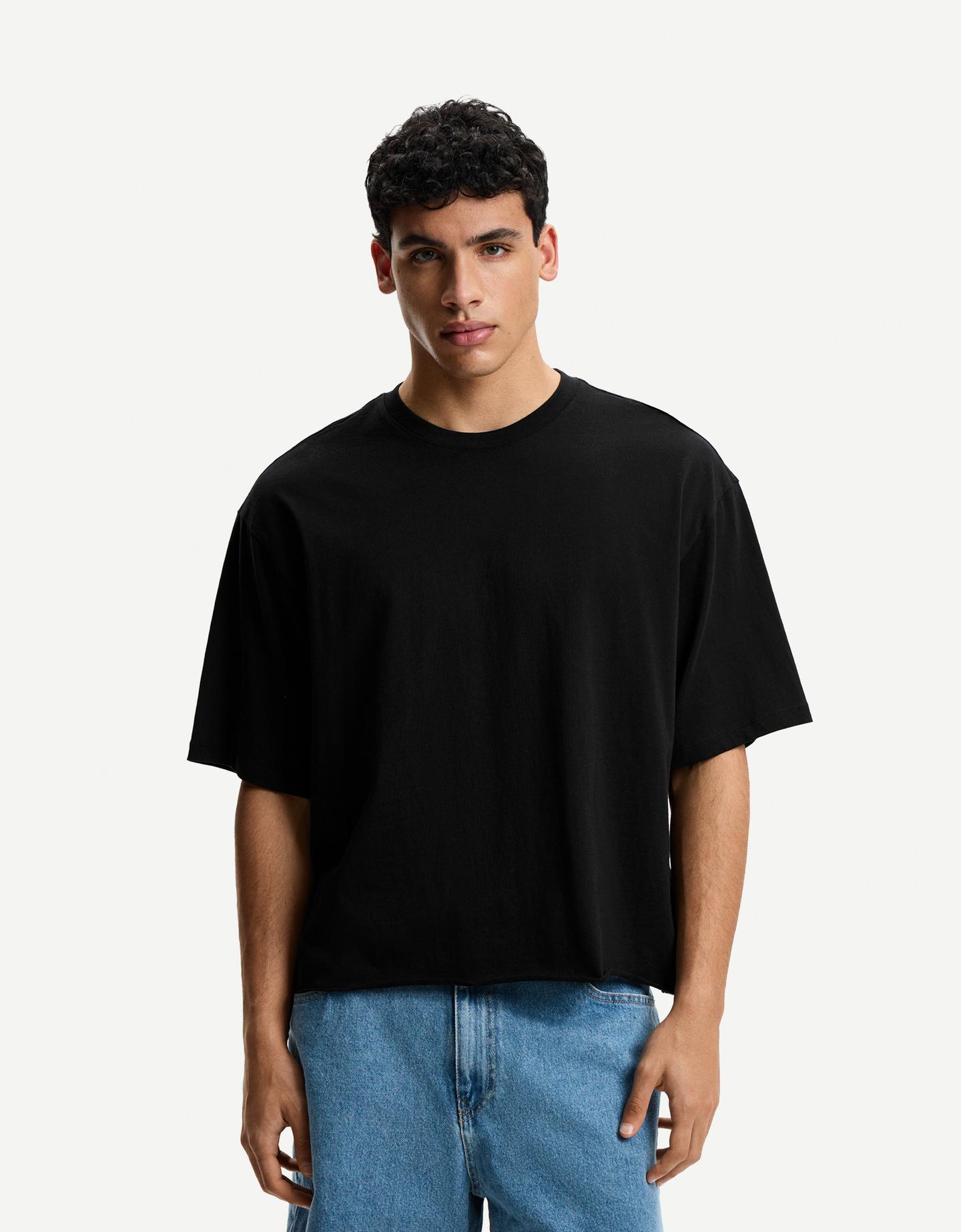 Bershka krótka koszulka z krótkim rękawem czarny
