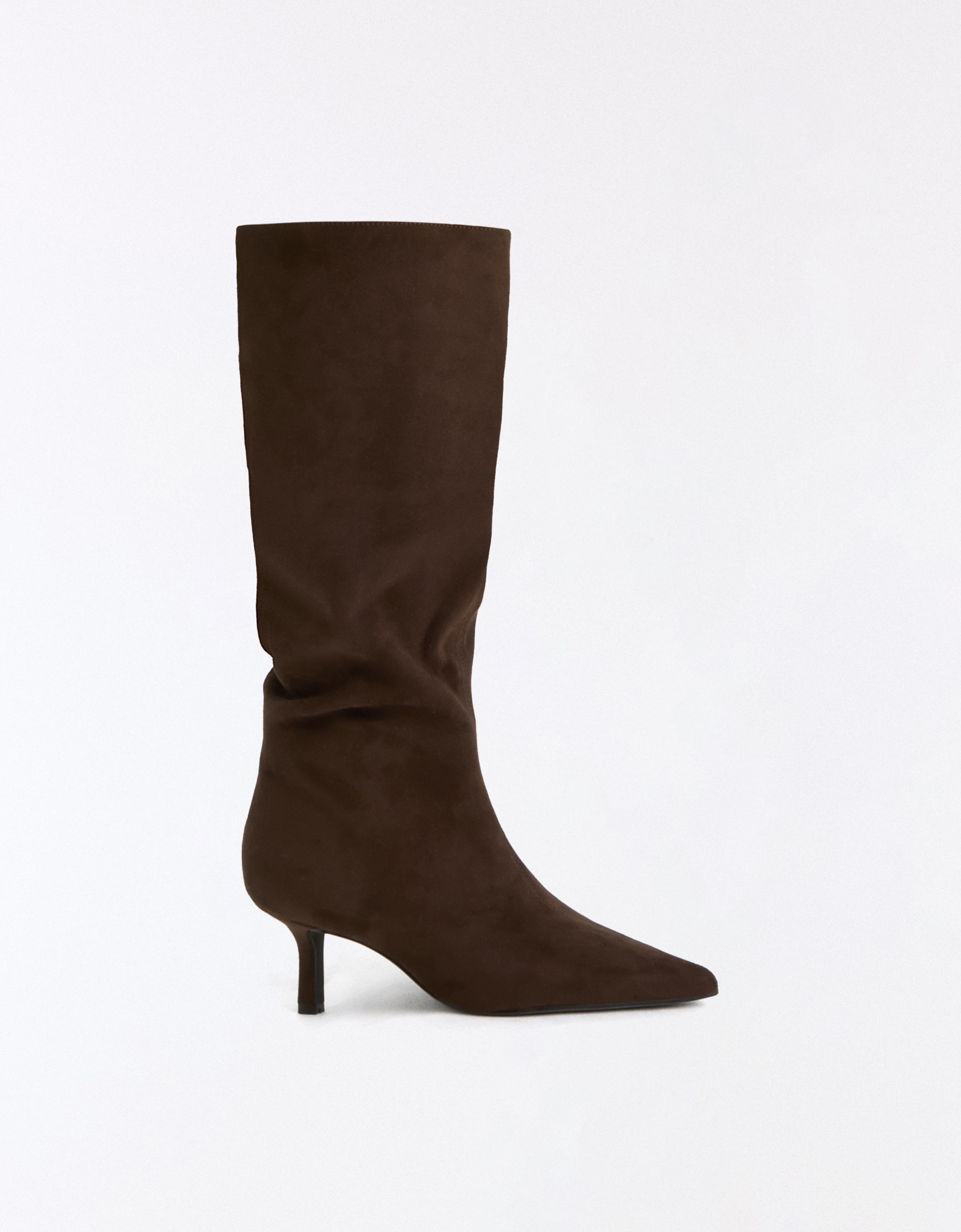 Kitten heel boots — Brown