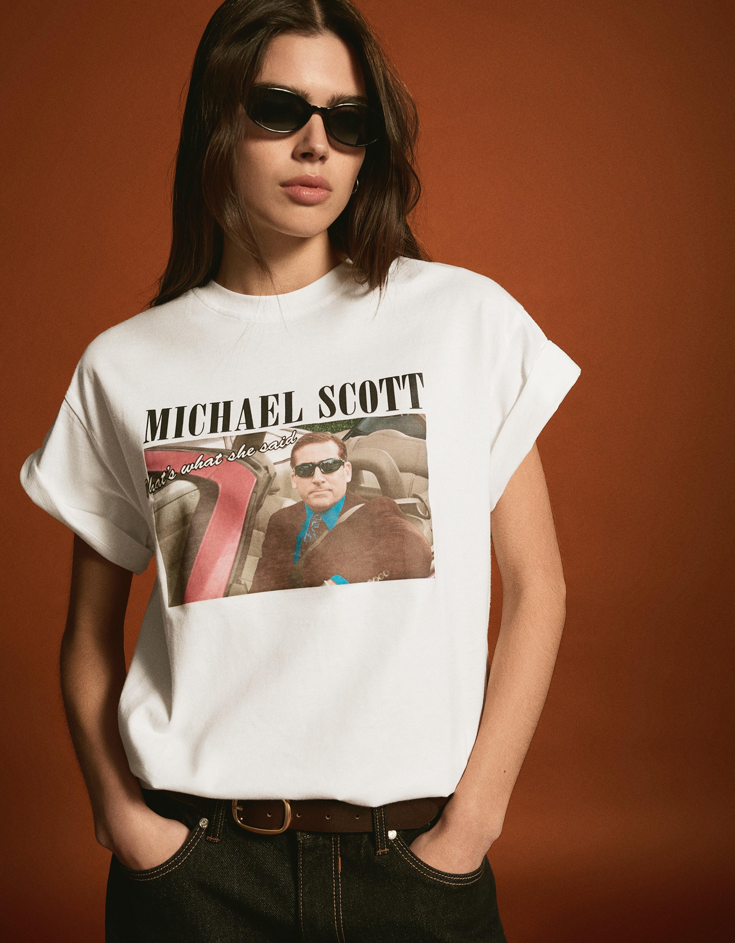 Bershka T-Shirt Mit Michael Scott The Office Print Und Kurzen Ärmeln Damen Xs Grbrochenes Weiss