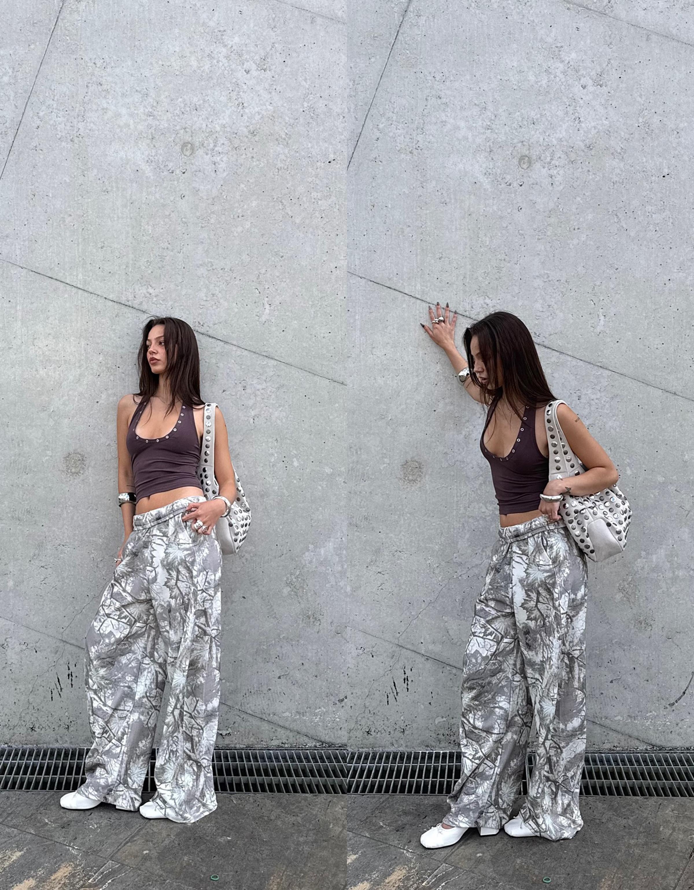 【BERSHKA】PLUSH BARREL ベルシュカ バギースウェット Bershka PLUSH BARREL - Tracksuit bottoms - light grey - Zalando