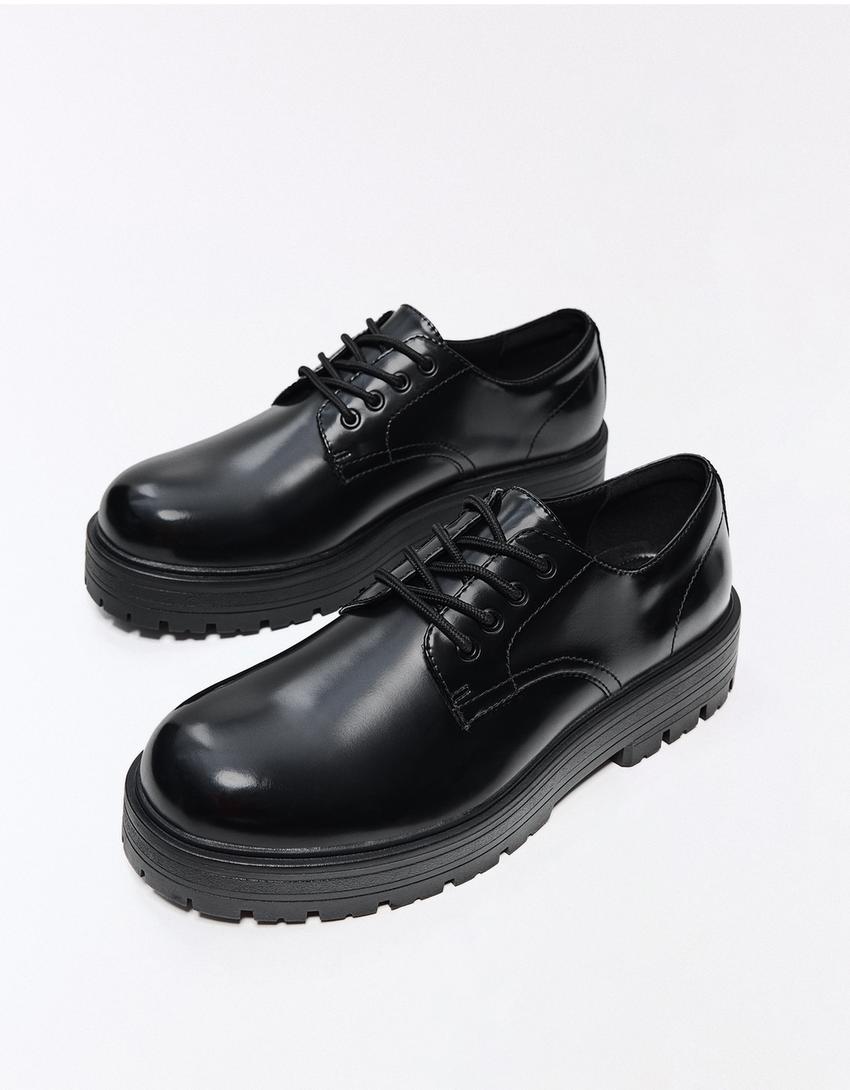 BUTY TYPU BLUCHER Z KOLEKCJI BASIC-Czarny