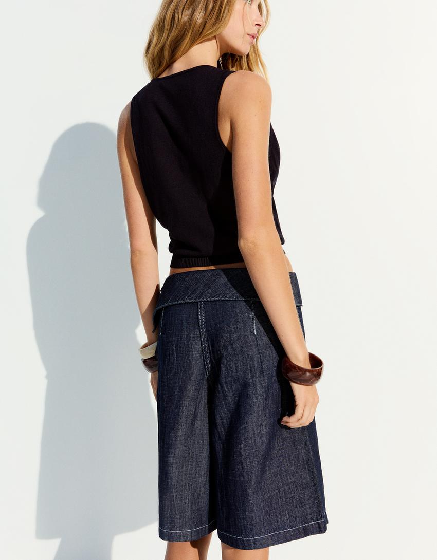 Crossover top with sash-Black