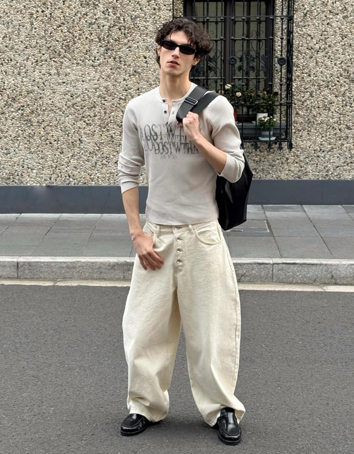 Bershka jeansy o kroju barrel kremowy