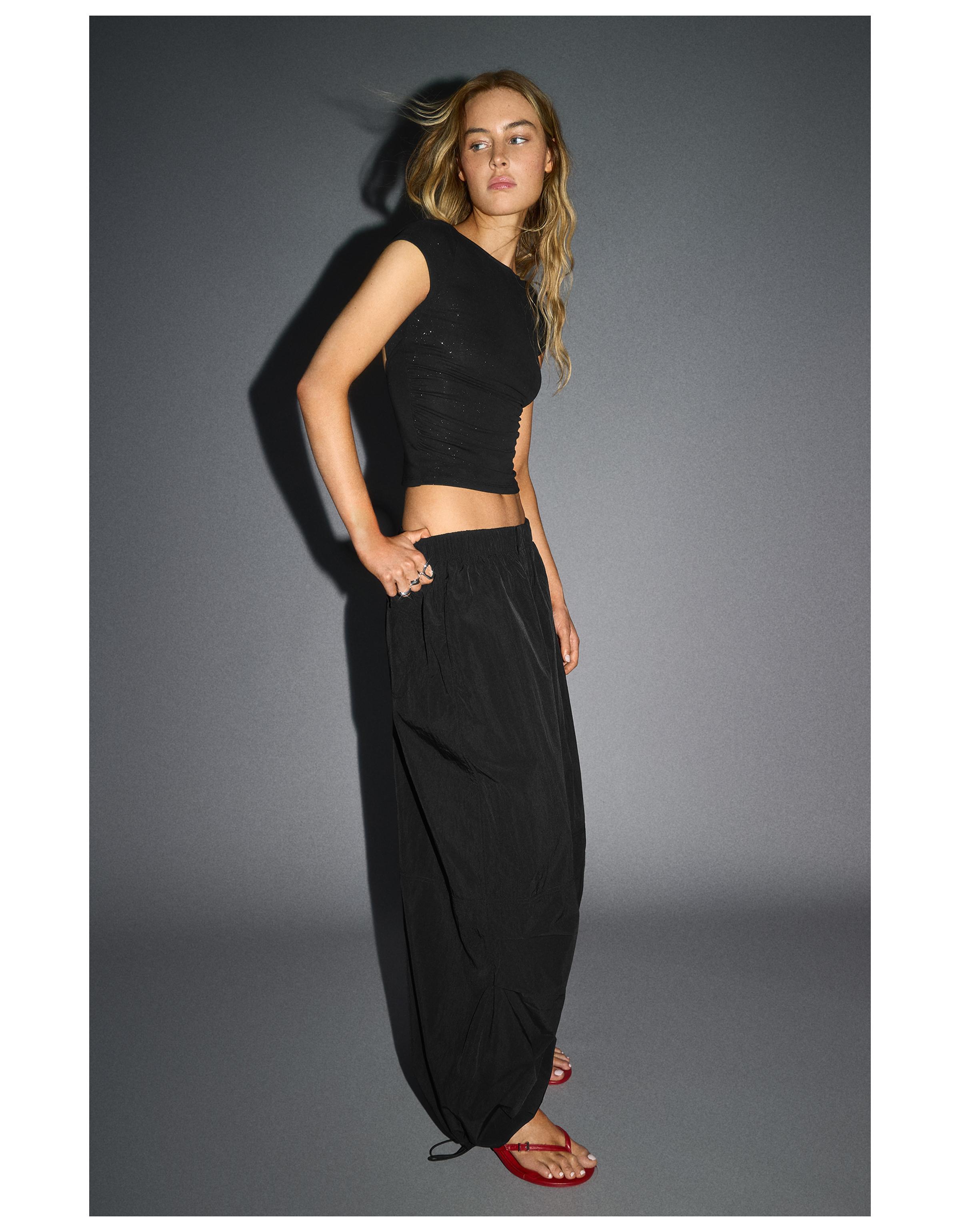 Boat neck T-shirt with knot back — Black