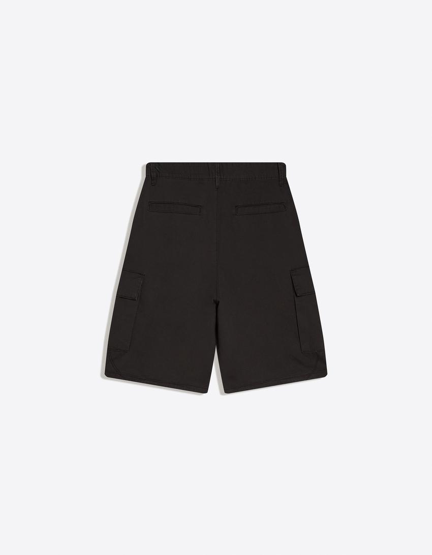 Wide-leg cargo Bermuda shorts-Black