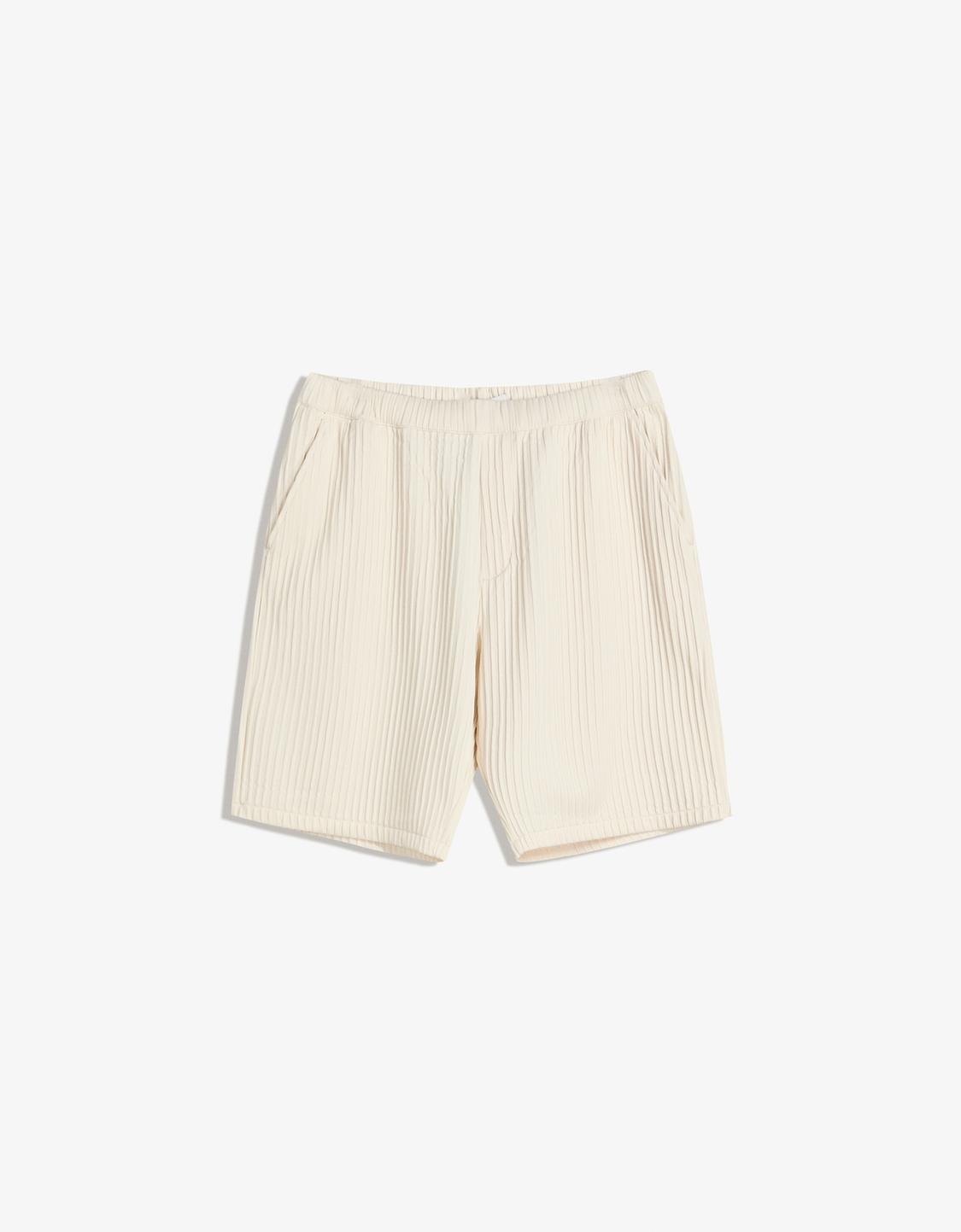 Pleated skater shorts