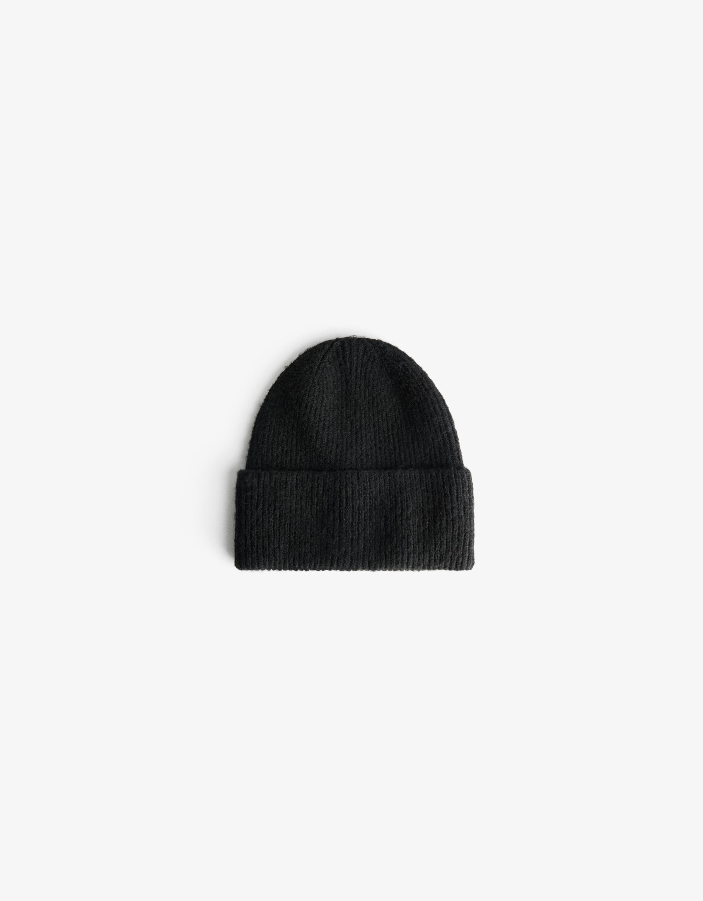 Turn-up knit beanie — Black