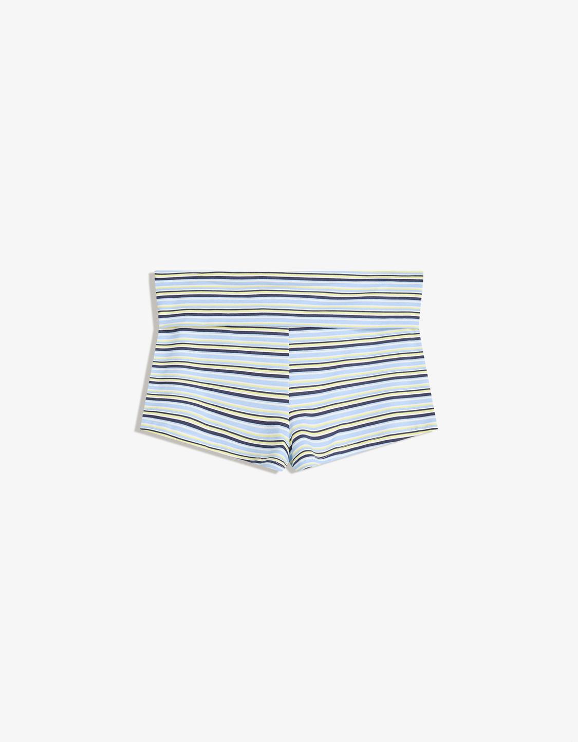 Shorts with turn-up waistband