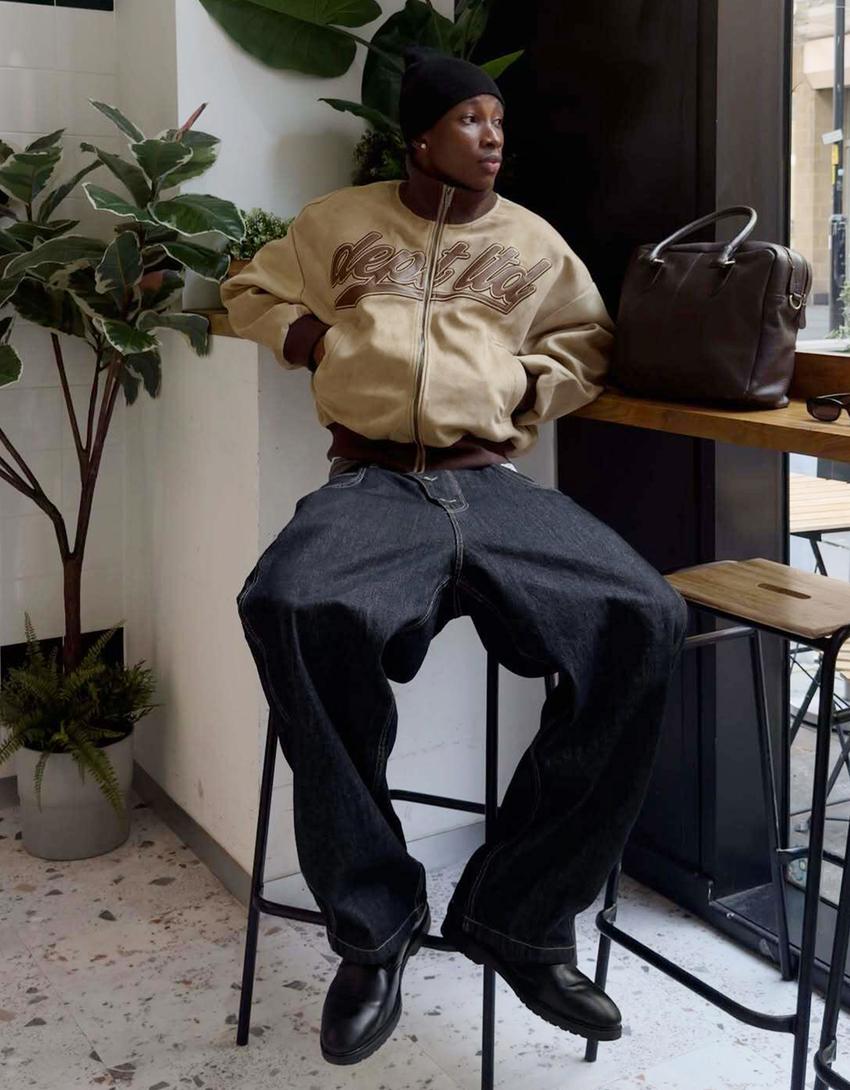 Barrel jeans with crossover buttons-Navy