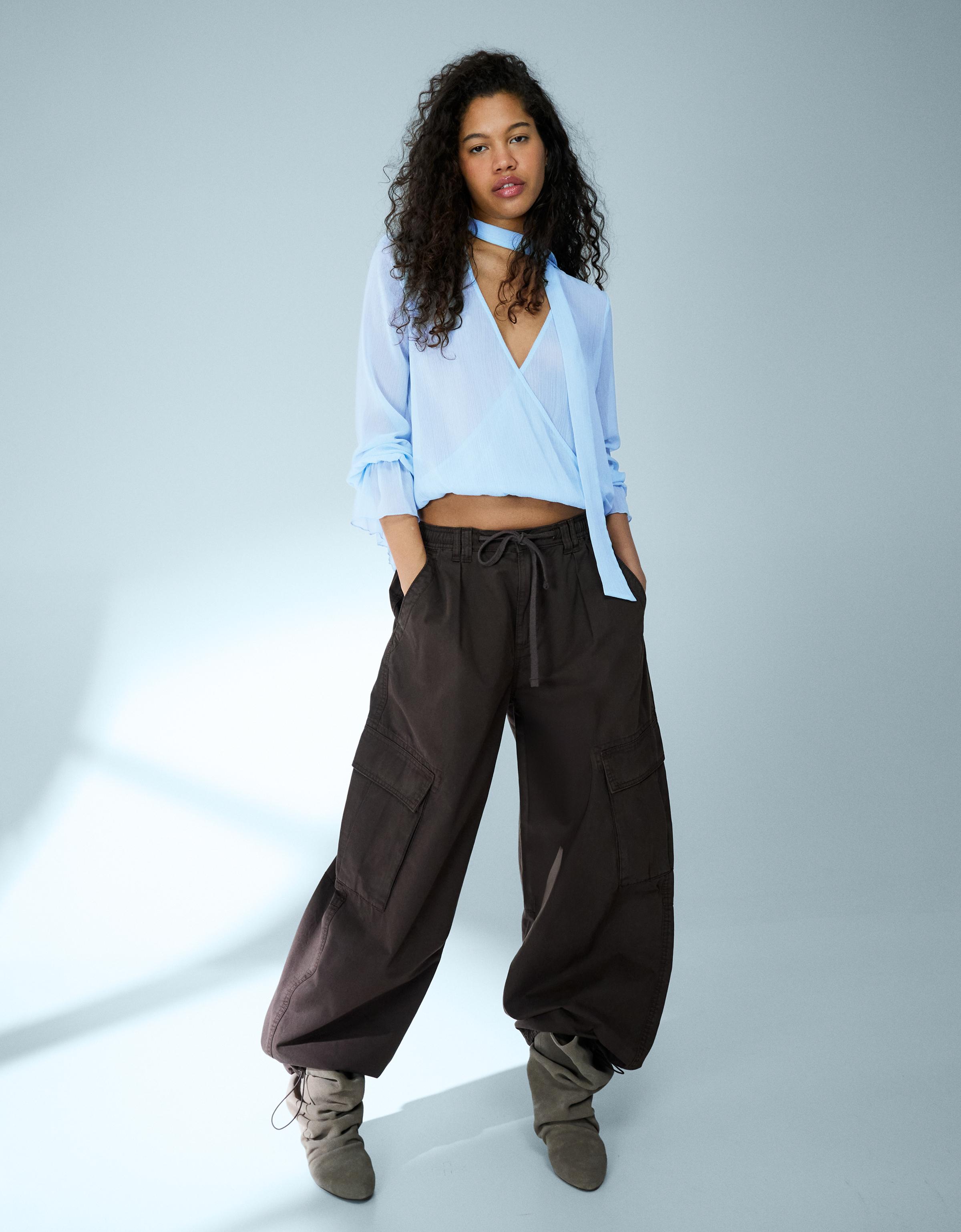 Bershka Bluse Mit Langen Ärmeln Und Wickeloptik Damen M Hellblau