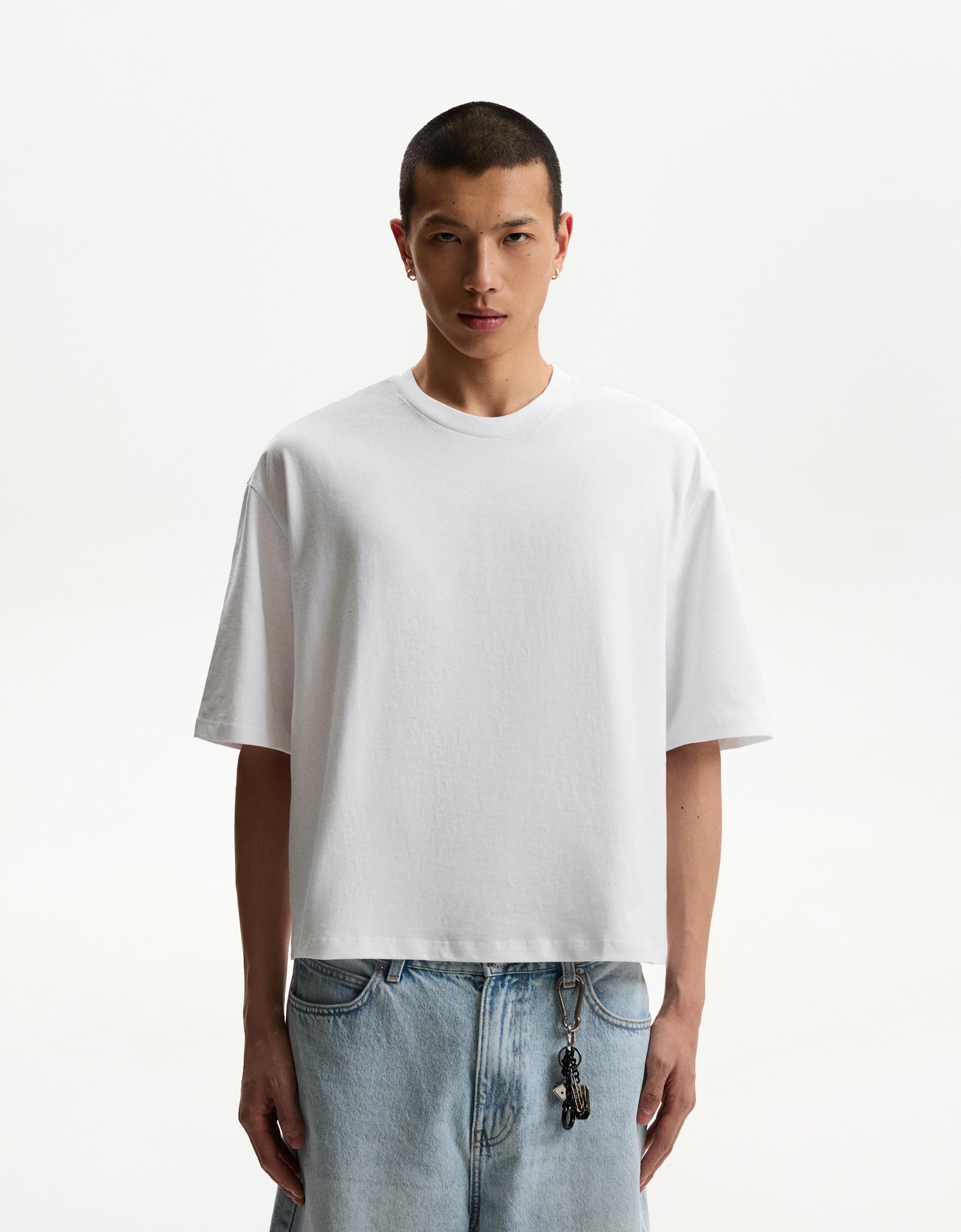 Bershka Kurzes Basic-T-Shirt Mit Kurzen Ärmeln Herren S Weiss