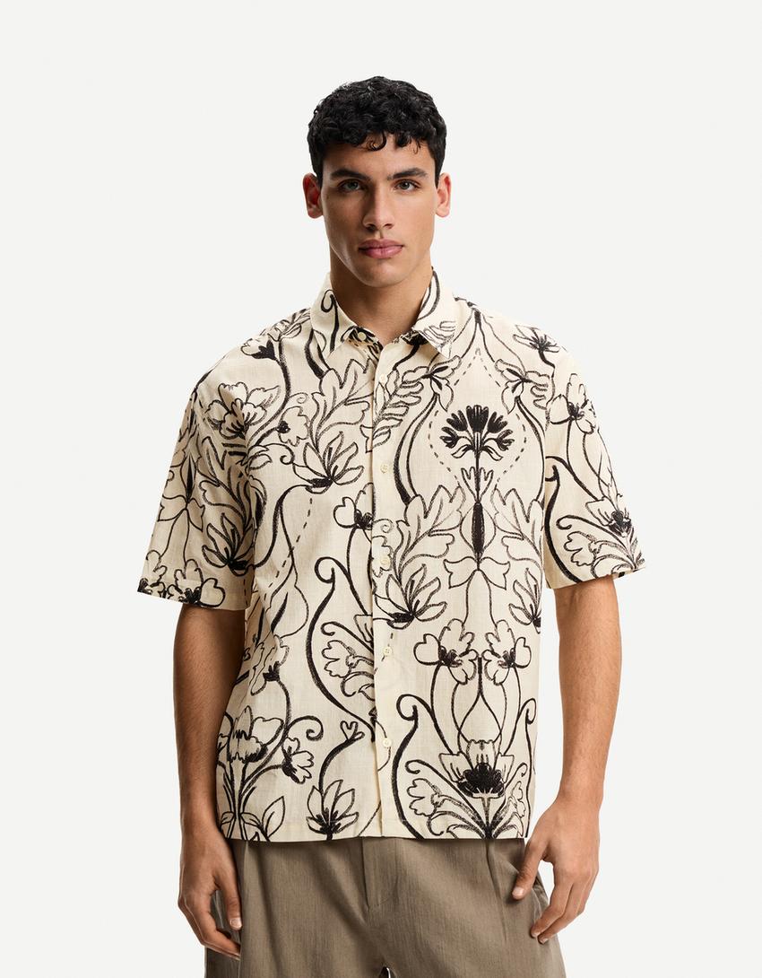 Camisa manga curta estampada-Cru