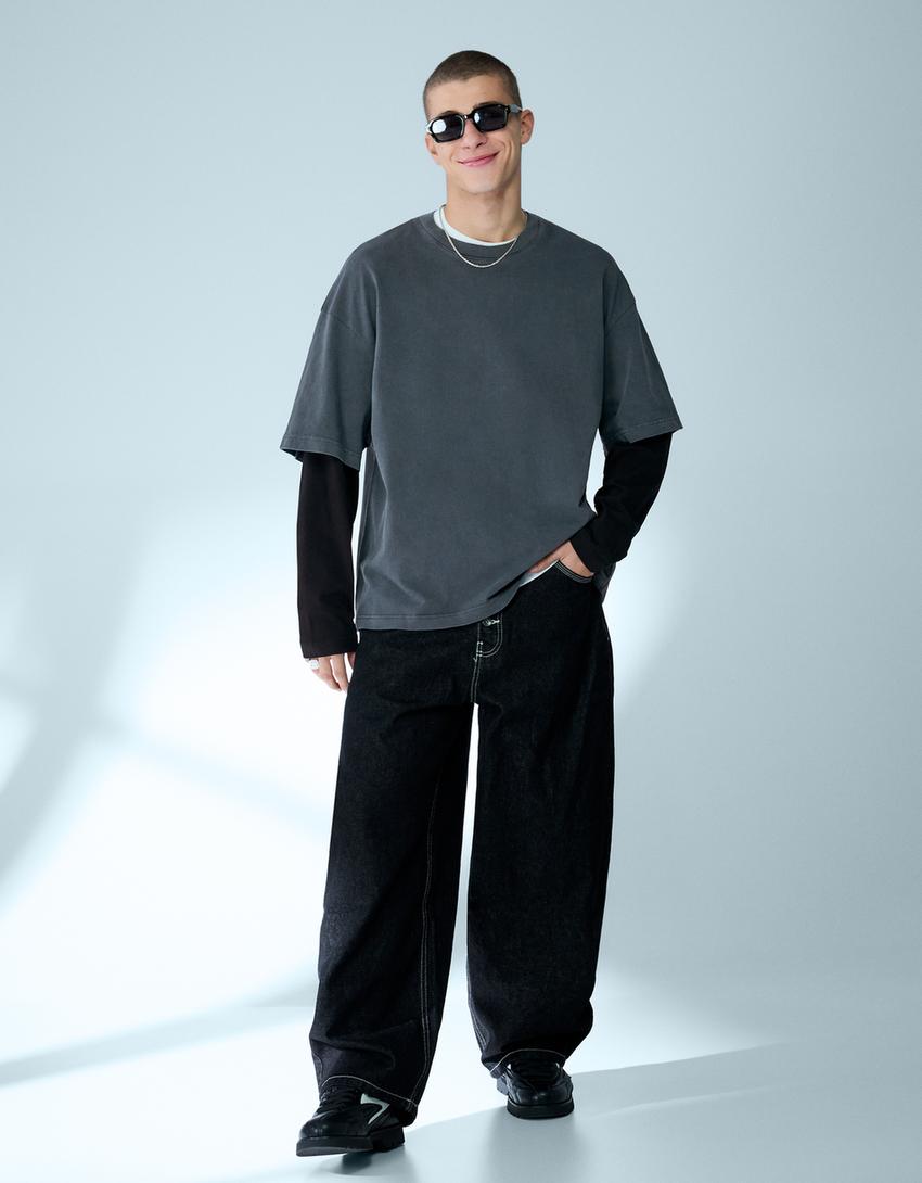 T-Shirt mit doppeltem Ärmel und Print-Grau