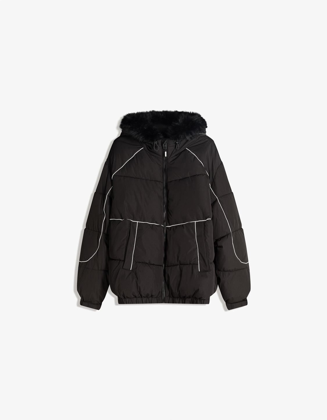 Funktionsjacke mit Kapuze und Kunstfell