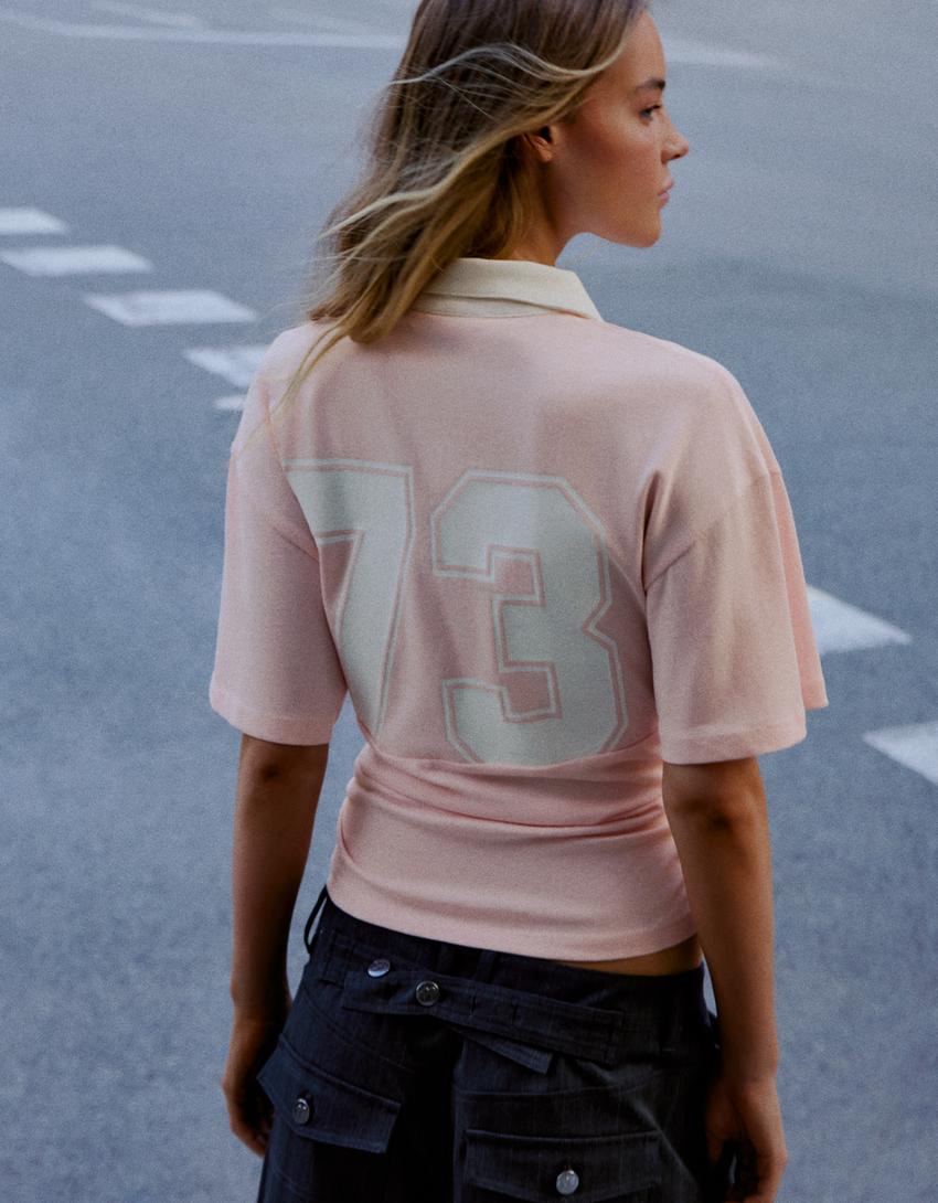 Kurzarm-Polo mit Taillenband-Print-Rosa