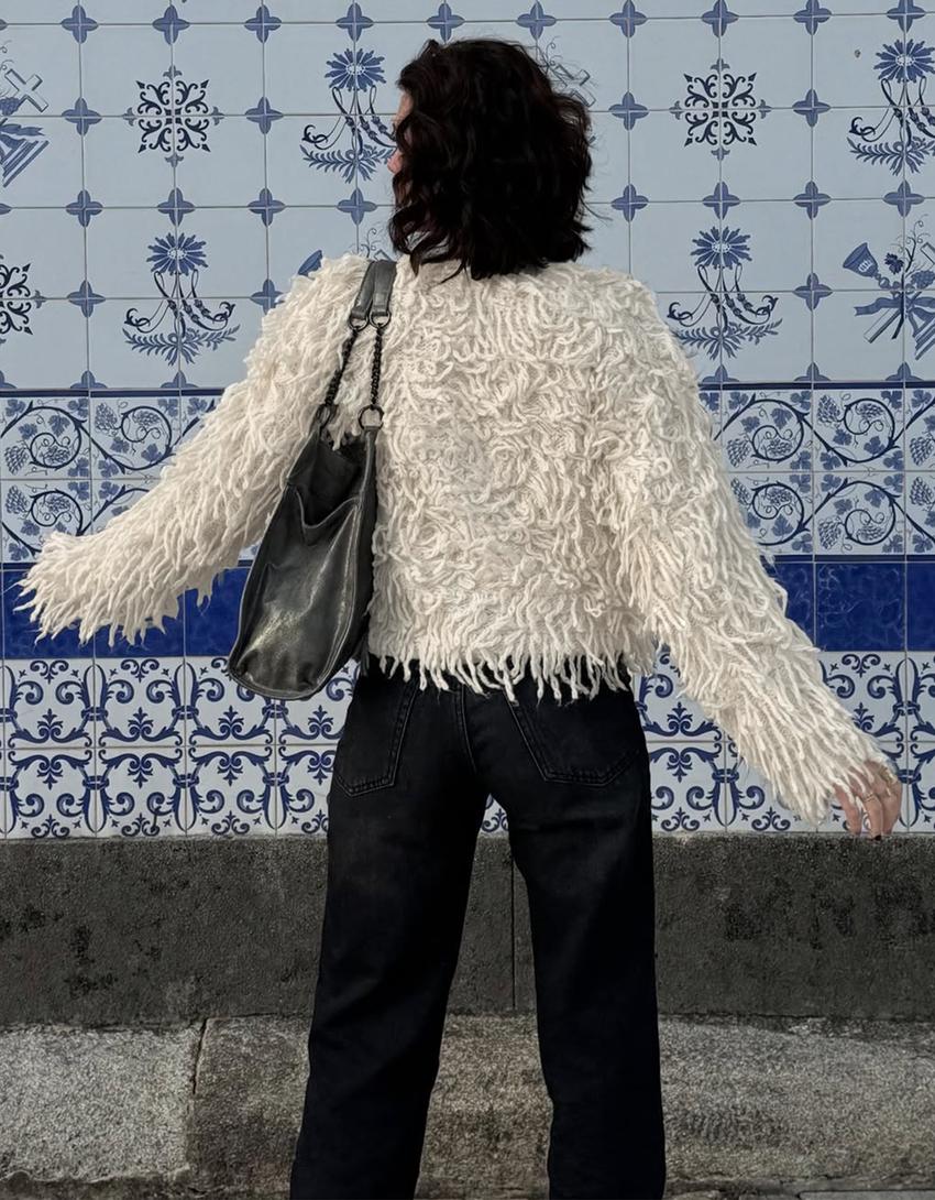 كارديغان بشُرّابات-رملي