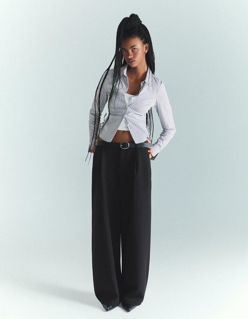 Camisa entallada fruncido lateral-Gris