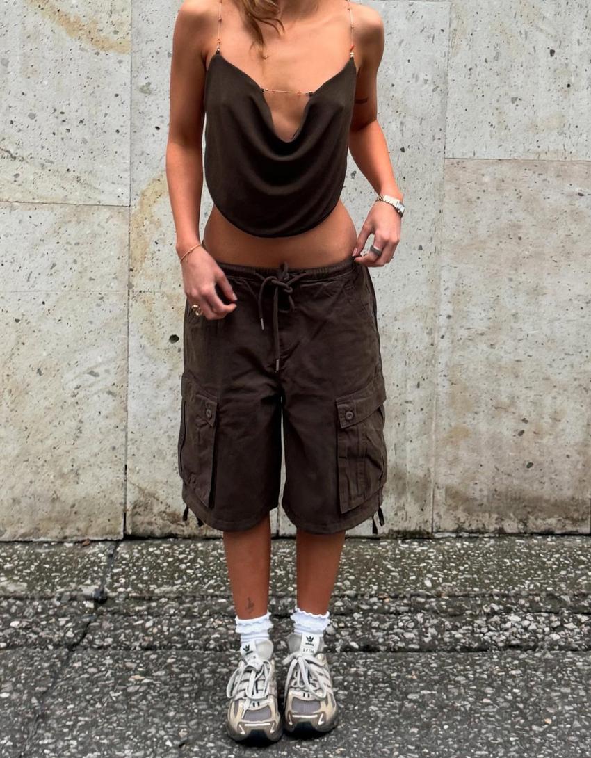 Lyhyt toppi kauluksella-Khaki-4
