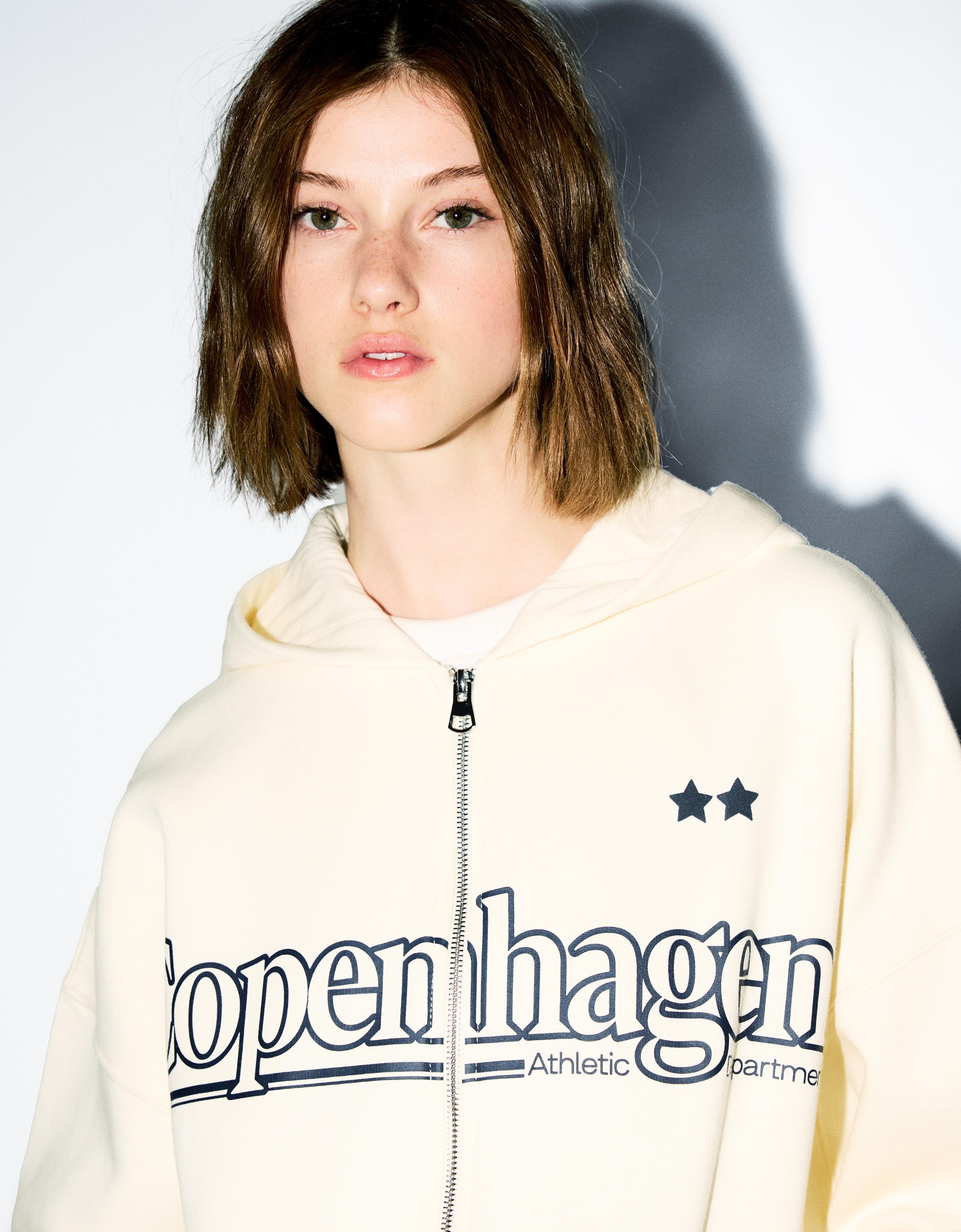 user_295bb2ccページ Eco Itzel Logo Hoodie