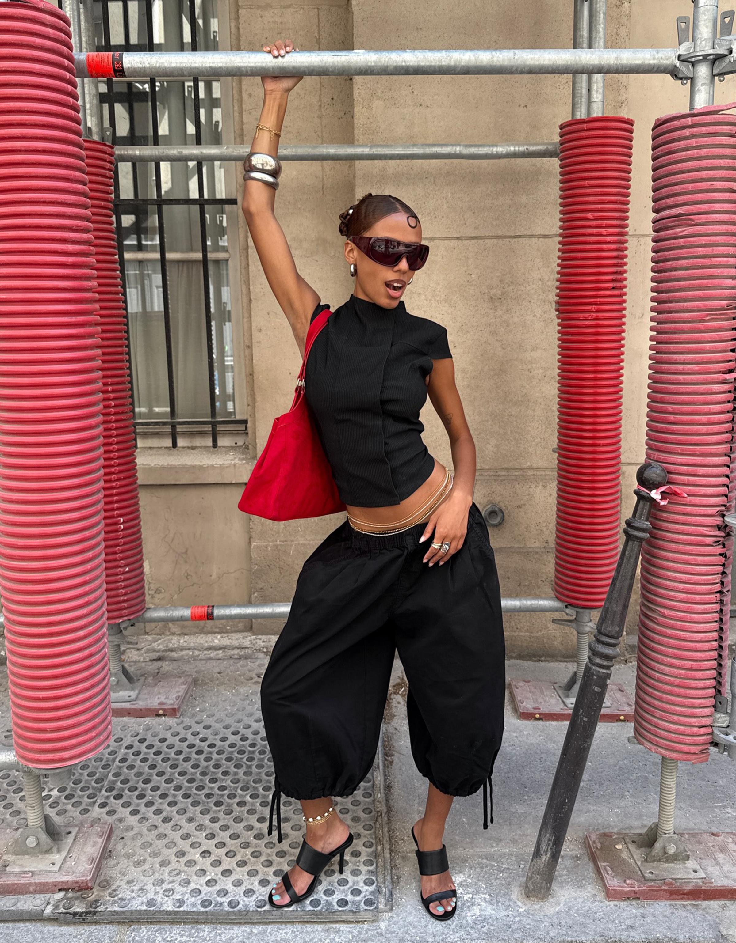 Bershka Pantalón Capri Mujer 32 Negro