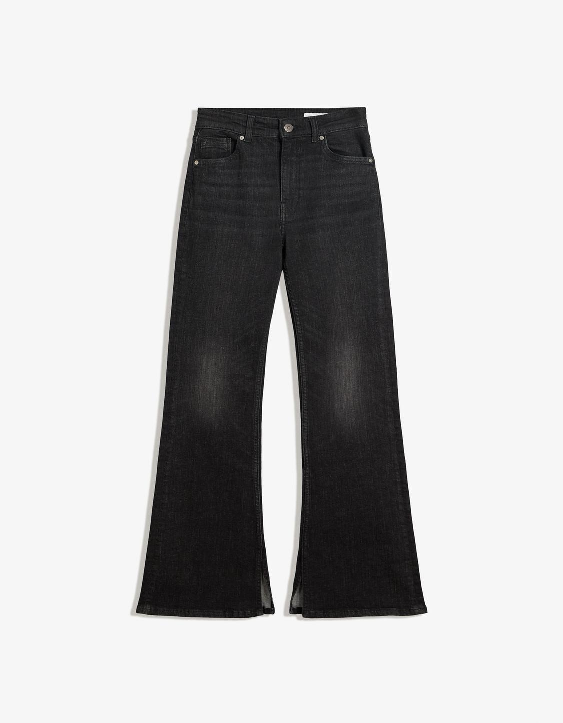 Flared jeans with slit