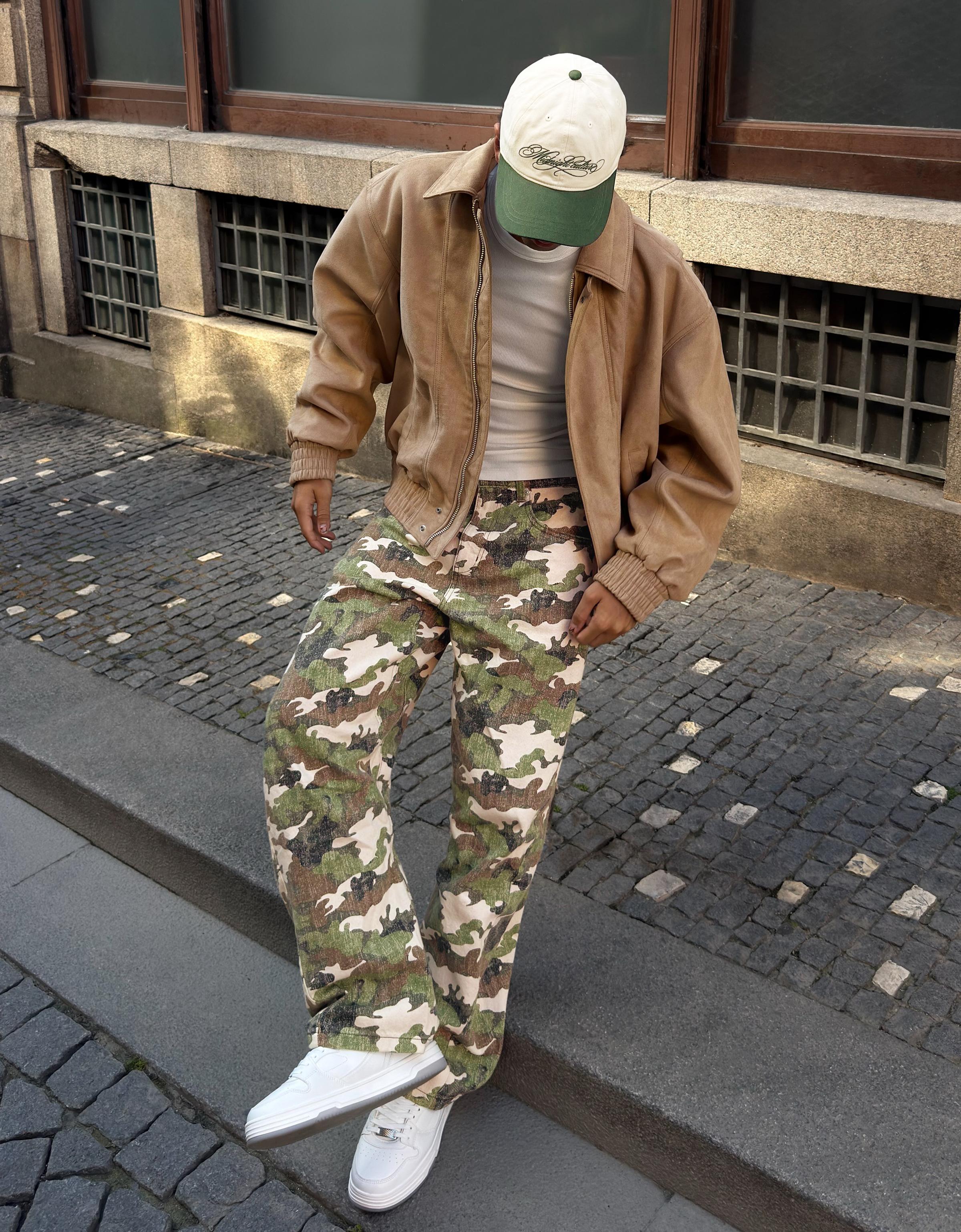 Embroidered cap — White