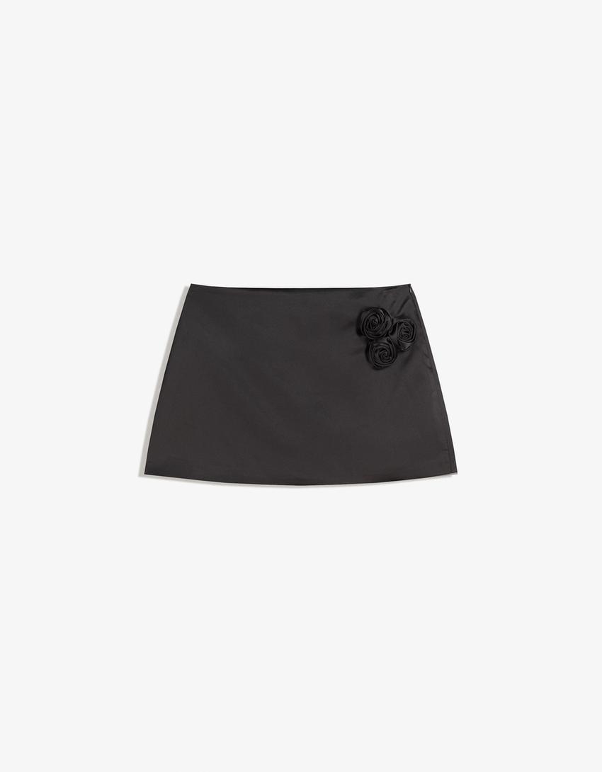 Falda mini satén flor-Negro
