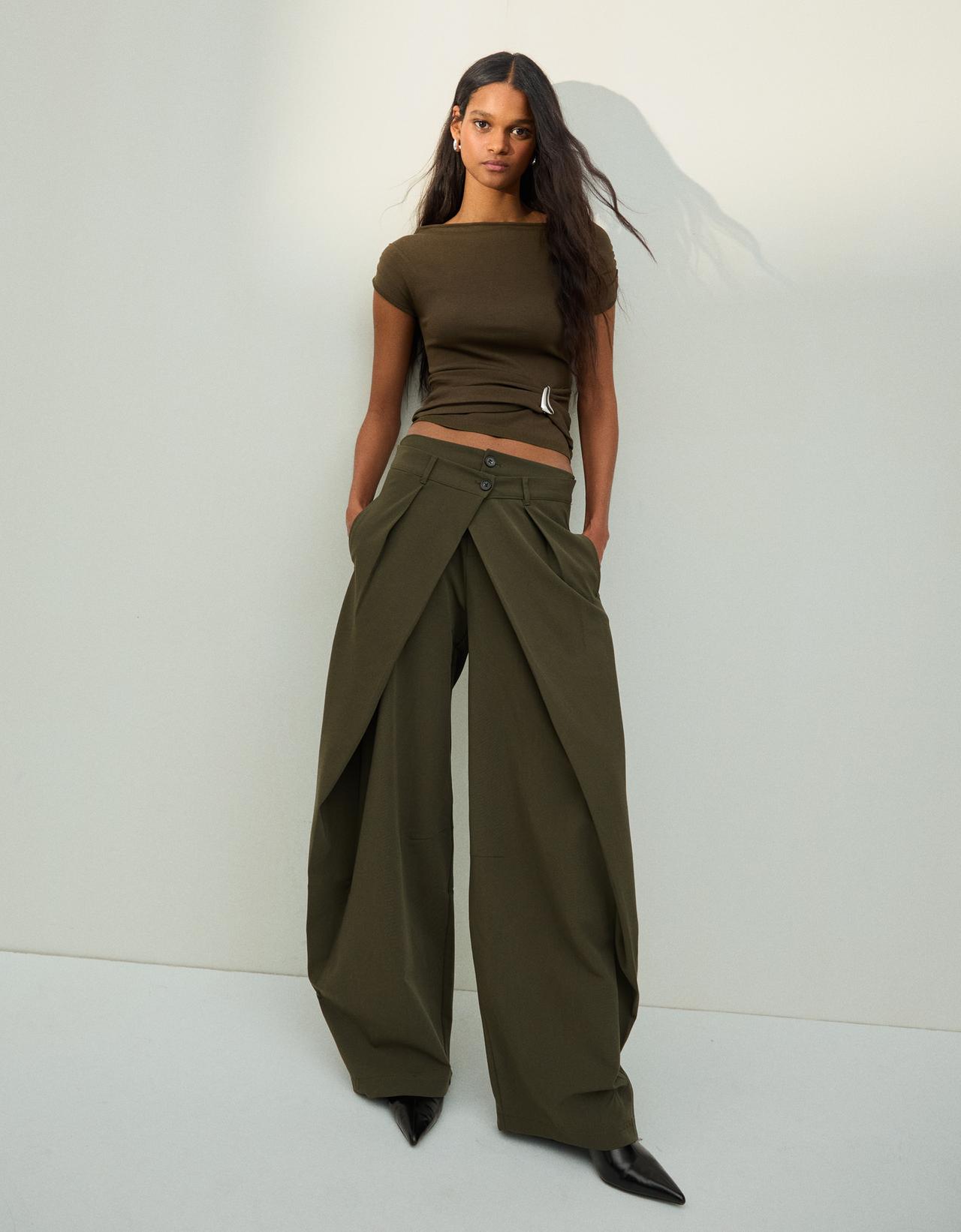 Pleated double-button trousers — Khaki