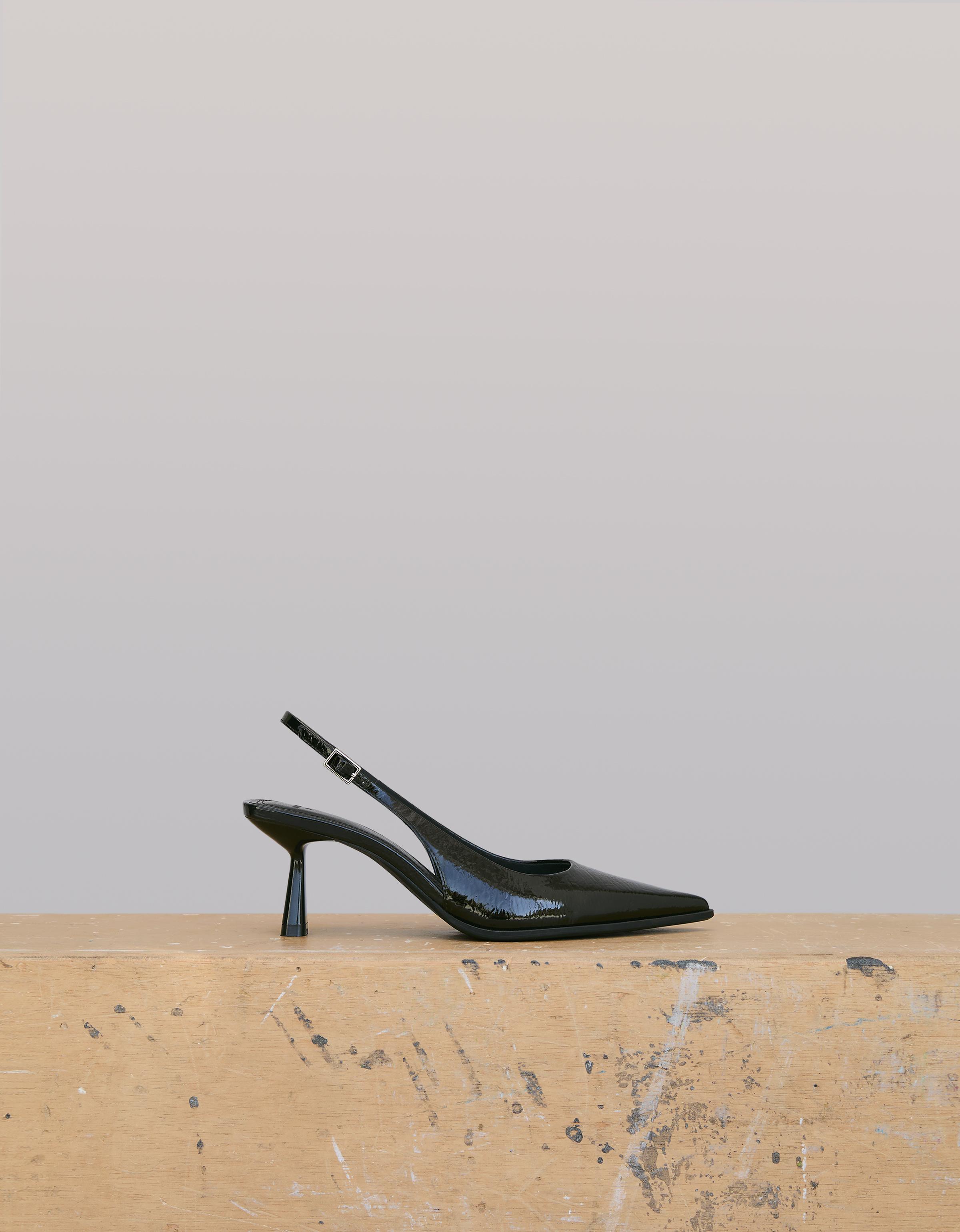 Backless kitten-heel shoes — BLACK