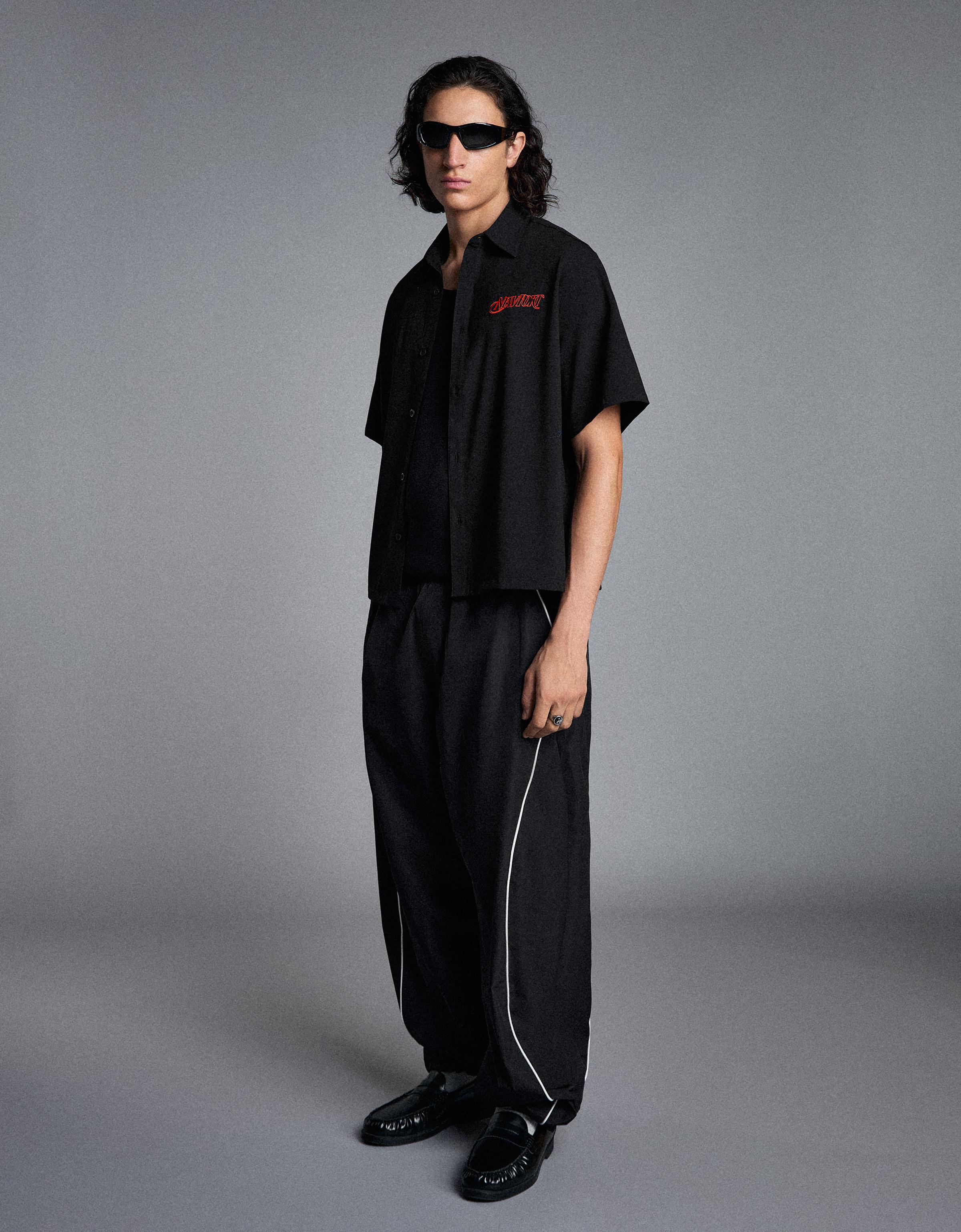 Embroidered short sleeve shirt — Black