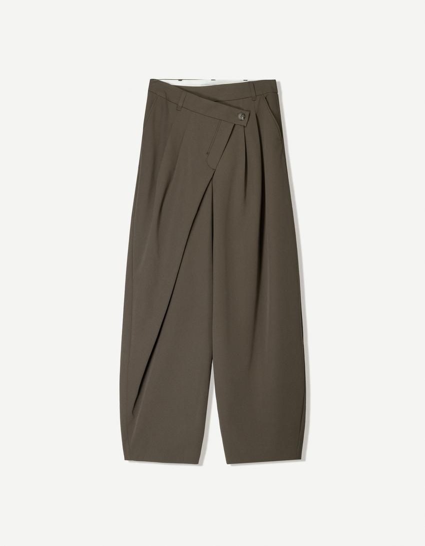 Tailored pants with crossover waistband