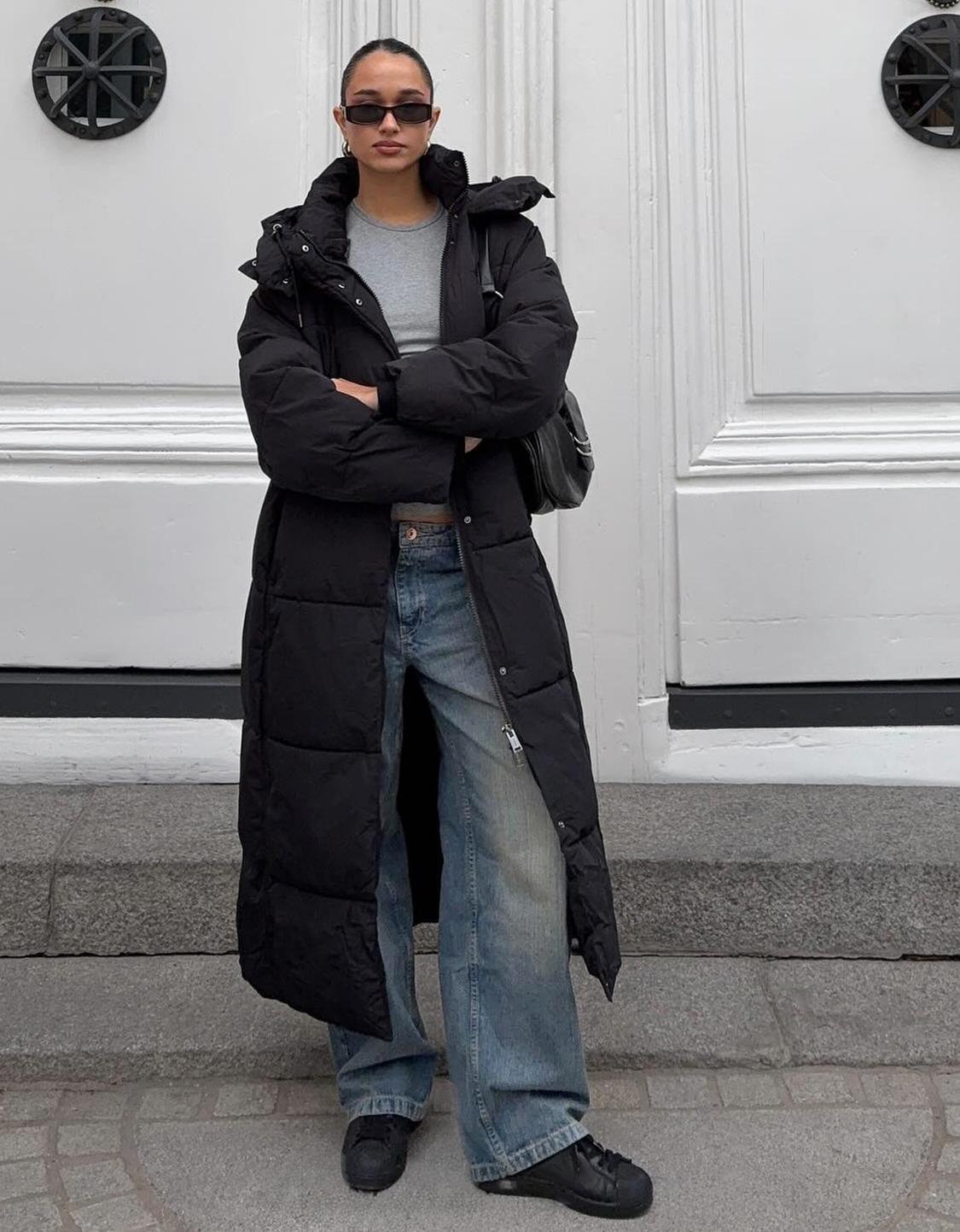 Long hooded water-repellent puffy coat