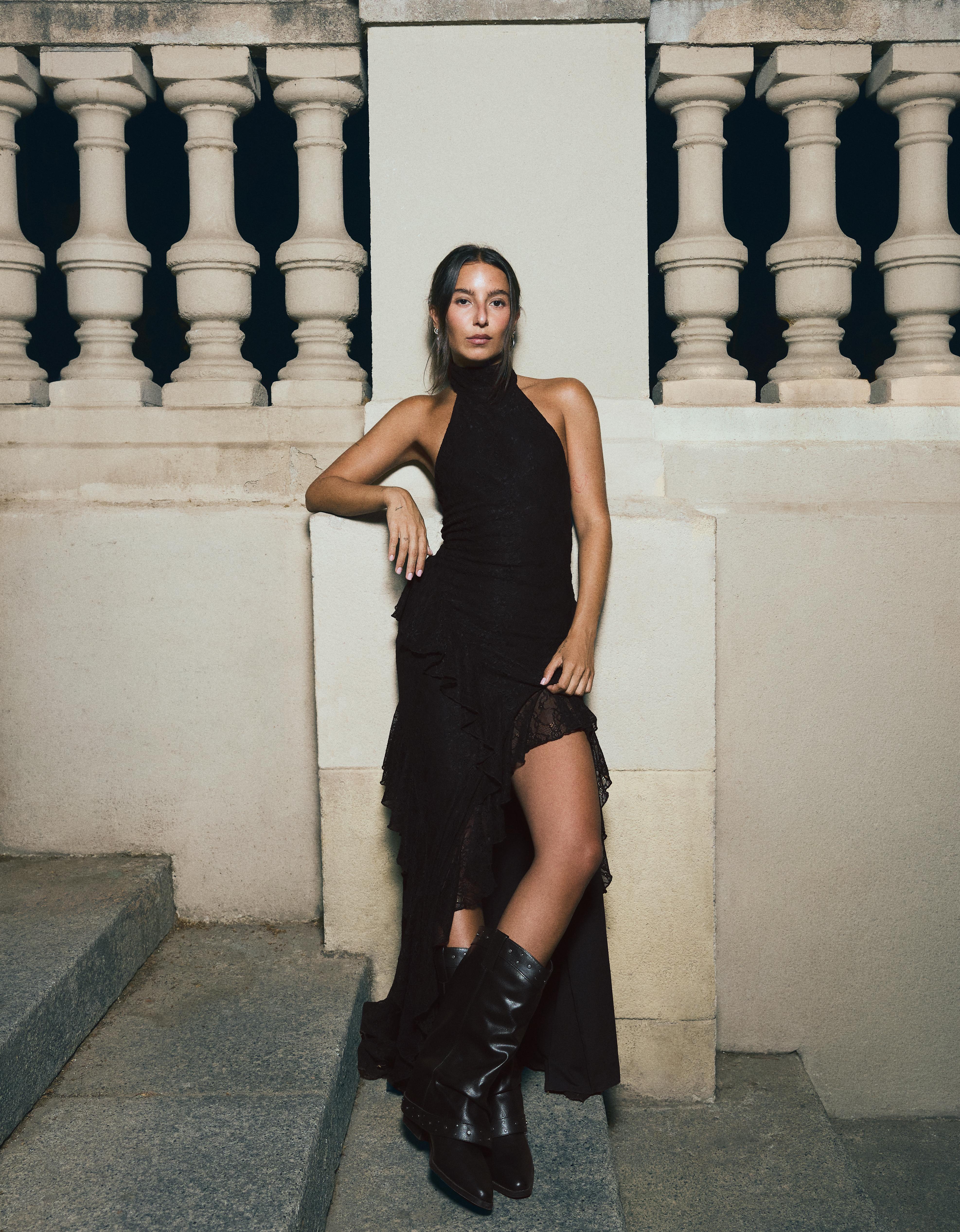 Lace halter midi dress — Black