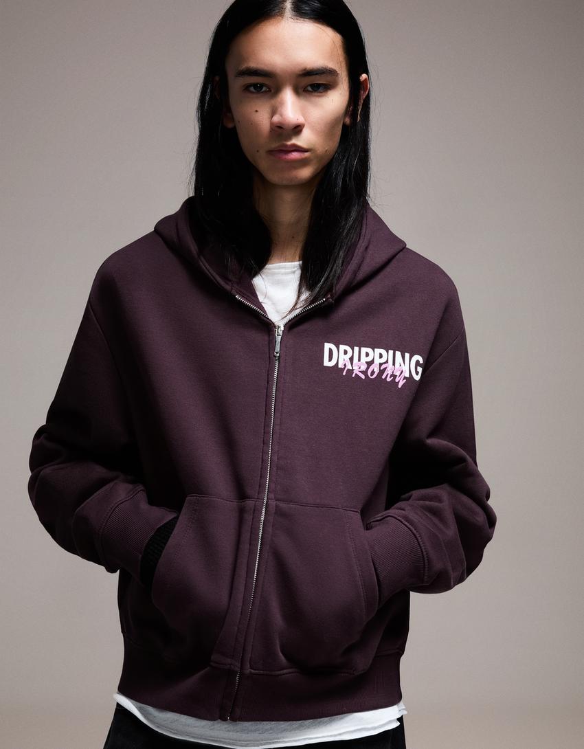 Saīsināts džemperis ar rāvējslēdzēju un apdruku-Violets