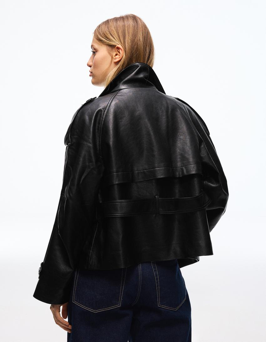 Kurzer Trenchcoat in Lederoptik-Schwarz