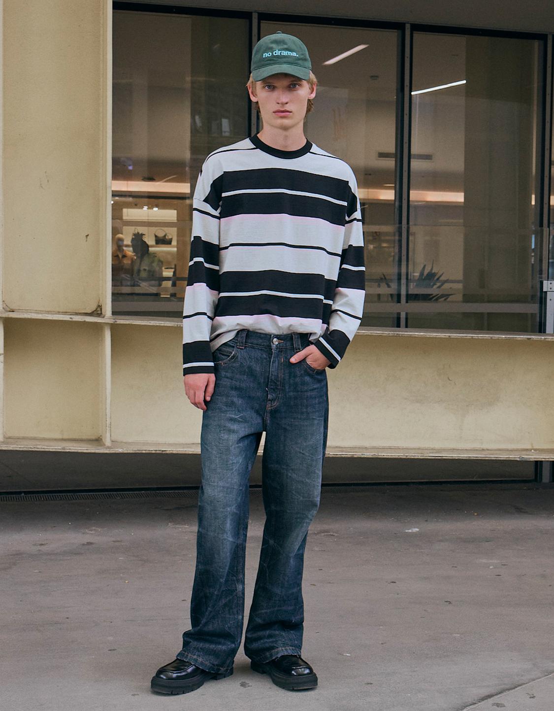 Flared baggy jeans