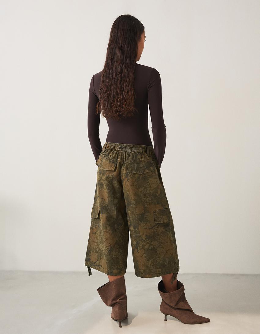 Printed Bermuda shorts-Khaki